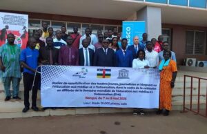 Photo-de-famille-de-louverture-de-latelier-